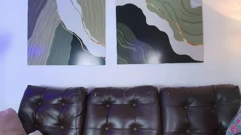 Snapshot of soft_bella_ chatting on April 12, 2:27 am sofi online show from April 12, 2:27 am