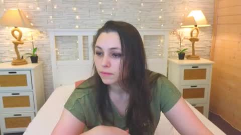 Snapshot of soft_lilly chatting on February 9, 6:06 am Lilly online show from February 9, 6:06 am