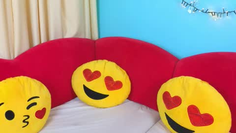 Snapshot of soft_lilly chatting on February 24, 6:11 am Lilly online show from February 24, 6:11 am