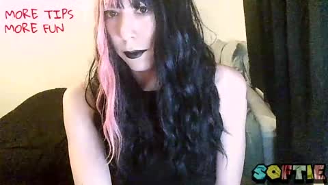 Snapshot of soft_serv chatting on April 2, 5:27 am Softie 3 online show from April 2, 5:27 am