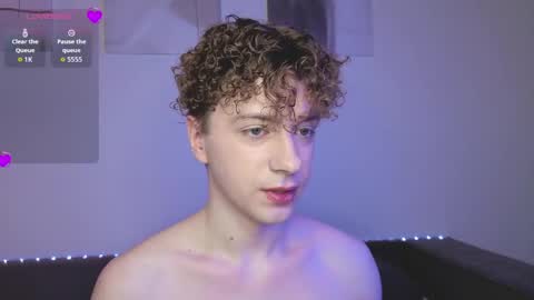 Snapshot of softcrave_ chatting on April 1, 5:21 pm Angel online show from April 1, 5:21 pm