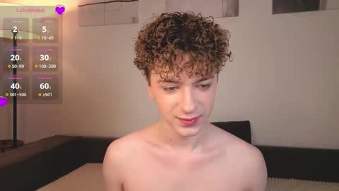 Snapshot of softcrave_ chatting on April 2, 9:01 pm Angel online show from April 2, 9:01 pm