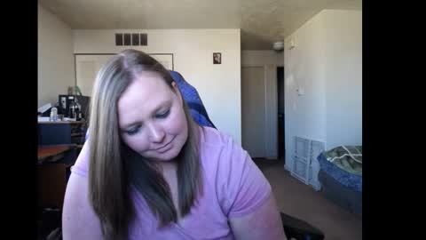 Snapshot of softerpeaches chatting on February 28, 8:28 pm Rose online show from February 28, 8:28 pm