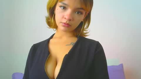 Snapshot of softy19 chatting on December 19, 7:10 pm softy19 online show from December 19, 7:10 pm
