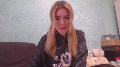 softy_aura online show from March 18, 10:07 am