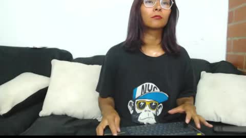Snapshot of sofy_dep chatting on April 23, 10:25 am Sofy online show from April 23, 10:25 am