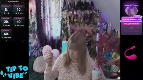 solesticia online show from February 17, 6:59 pm