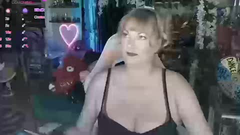 solesticia online show from October 12, 1:04 am