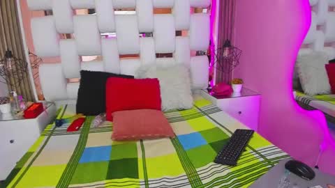 Sol Evans online show from March 5, 4:02 pm