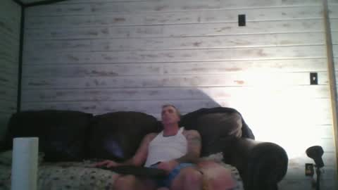 Snapshot of solodolo2020 chatting on December 15, 8:08 am I love watching beautiful women play with themselves online show from December 15, 8:08 am