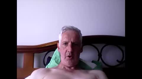 Snapshot of soloman1969 chatting on December 6, 9:57 pm Soloman online show from December 6, 9:57 pm