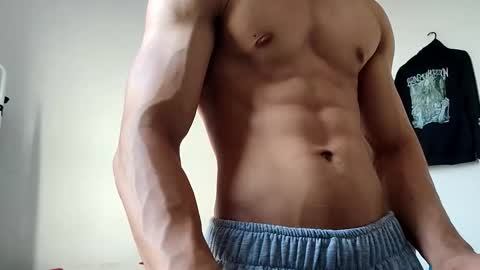 Hi Im Weller Check my Bio  online show from March 6, 10:28 pm