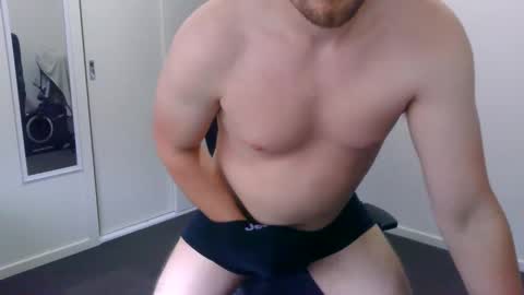 Snapshot of somethingsexysam chatting on November 10, 8:41 pm Edging Sam JOI online show from November 10, 8:41 pm