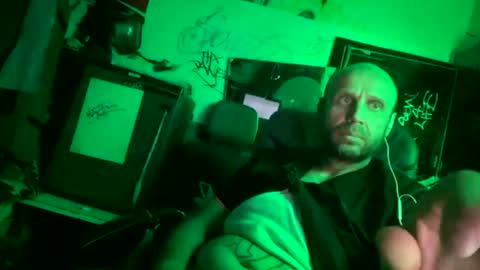 Snapshot of son_e_blacc chatting on June 14, 3:52 am Soni online show from June 14, 3:52 am