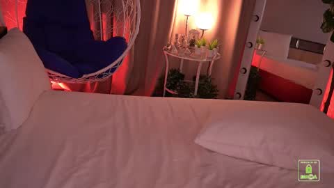 Snapshot of sonalegend_ chatting on September 18, 5:59 pm My name isSonya online show from September 18, 5:59 pm