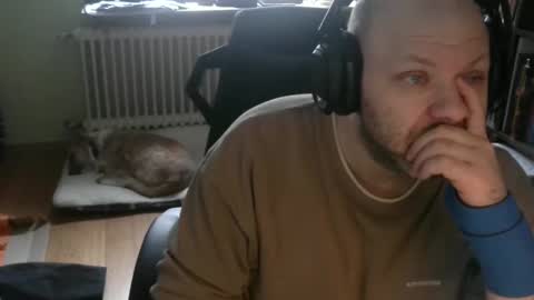 Snapshot of songoku81 chatting on November 28, 10:07 am Tom online show from November 28, 10:07 am