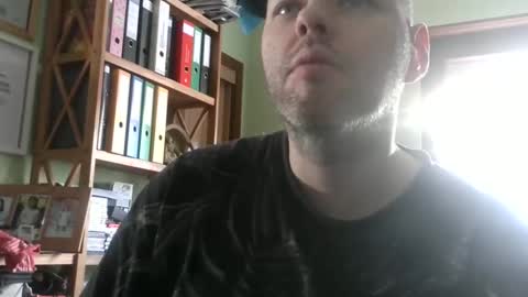 Snapshot of songoku81 chatting on March 1, 2:52 pm Tom online show from March 1, 2:52 pm