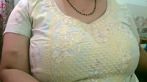 Snapshot of soni88888 chatting on December 5, 8:55 am soni88888 online show from December 5, 8:55 am