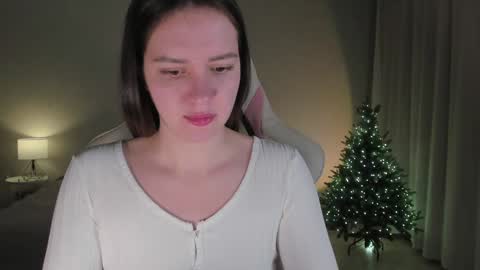 Snapshot of sonia_moon_ chatting on December 10, 1:11 am sonia_moon_ online show from December 10, 1:11 am