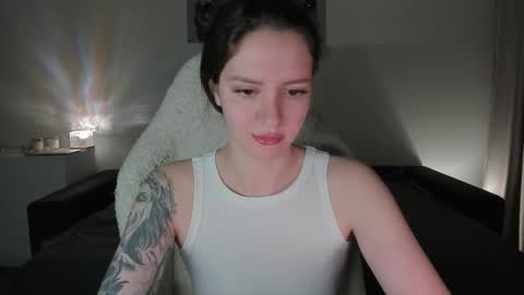 Snapshot of sonia_moon_ chatting on September 22, 2:24 am sonia_moon_ online show from September 22, 2:24 am