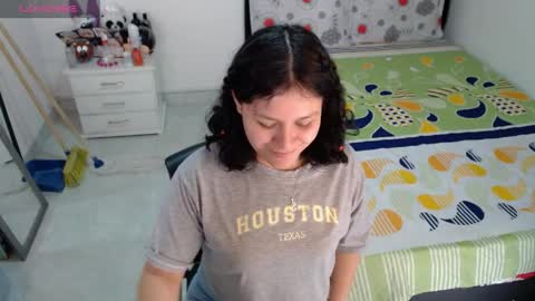 sonialatin69 online show from April 8, 1:22 pm