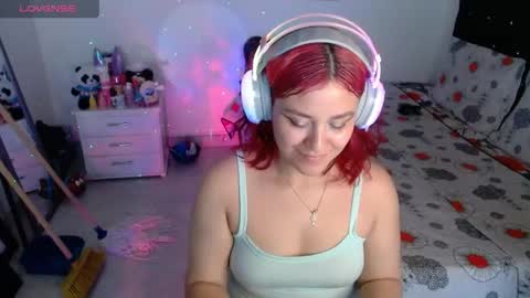 Snapshot of soniaplayboobs chatting on May 12, 8:17 pm soniaplayboobs online show from May 12, 8:17 pm