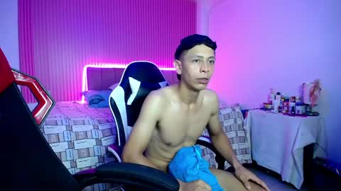 sonic_jess07 online show from May 23, 1:59 pm