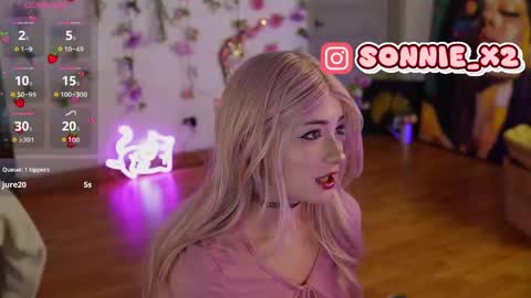 Sonnie online show from April 15, 2:57 pm