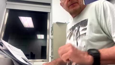 Snapshot of sonnydonut chatting on March 6, 11:14 am Max Banana online show from March 6, 11:14 am