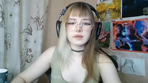 Mila online show from May 27, 4:15 pm