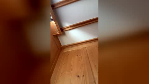 sooooo_hornyyy online show from March 1, 2:52 pm