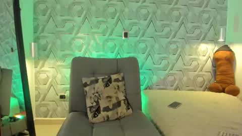 sophie online show from July 8, 12:31 pm