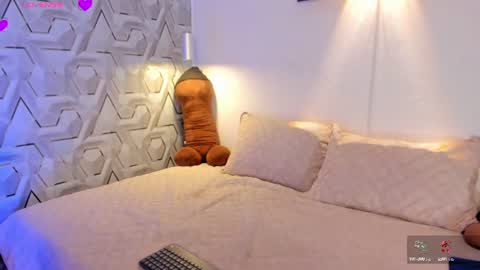 sophie online show from July 10, 12:30 pm