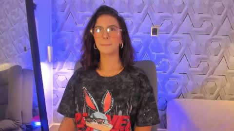 sophie online show from July 13, 12:30 pm