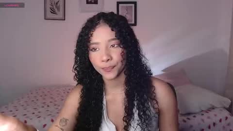 Snapshot of sophi_baby chatting on October 19, 5:08 am Sophi baby online show from October 19, 5:08 am