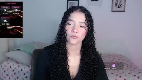 Snapshot of sophi_baby chatting on October 27, 4:38 am Sophi baby online show from October 27, 4:38 am