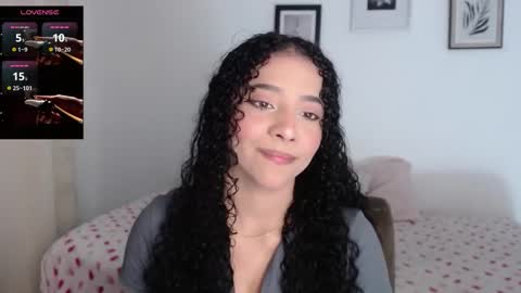 Snapshot of sophi_baby chatting on October 29, 2:58 am Sophi baby online show from October 29, 2:58 am