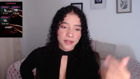 Snapshot of sophi_baby chatting on October 30, 2:46 am Sophi baby online show from October 30, 2:46 am