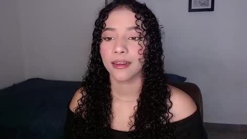 Snapshot of sophi_baby chatting on November 25, 5:07 am Sophi baby online show from November 25, 5:07 am