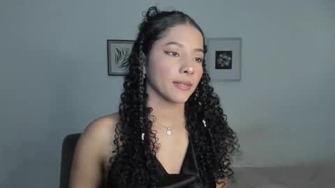 Snapshot of sophi_baby chatting on February 13, 1:23 am Sophi baby online show from February 13, 1:23 am