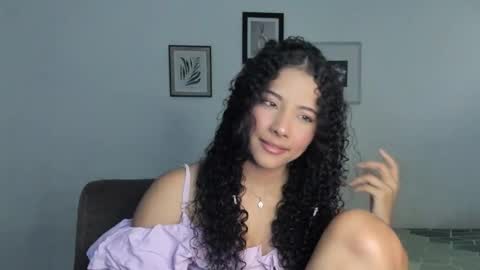 Snapshot of sophi_baby chatting on February 14, 3:58 am Sophi baby online show from February 14, 3:58 am