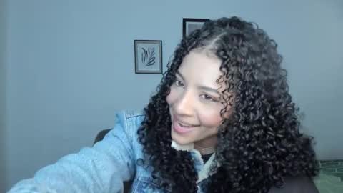 Snapshot of sophi_baby chatting on February 14, 11:45 pm Sophi baby online show from February 14, 11:45 pm