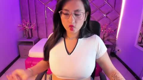 sophi_hardd online show from June 14, 5:15 pm