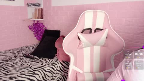 SOPHI online show from May 29, 1:53 pm