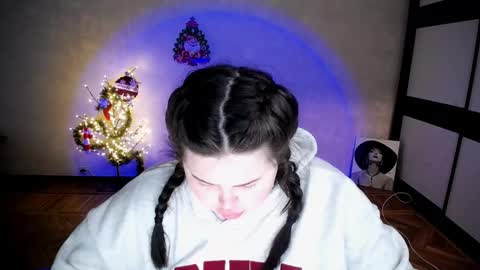 sophia__olsen online show from January 15, 6:40 am