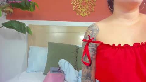 Snapshot of sophia_gomezz_ chatting on January 14, 2:06 am sofi online show from January 14, 2:06 am