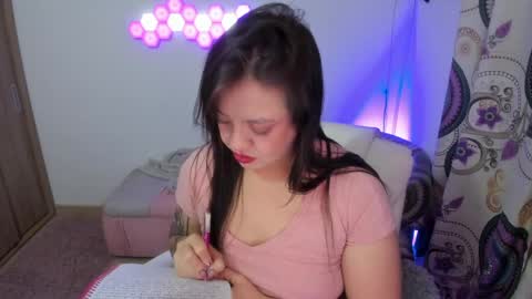 sophia_grants online show from May 5, 4:53 am