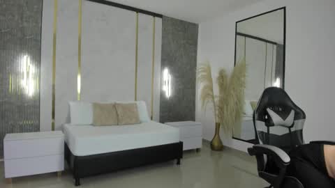 S O P H I A online show from September 11, 12:16 pm