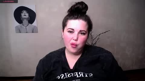 Snapshot of sophia_olsen_ chatting on September 18, 11:12 am sophia_olsen_ online show from September 18, 11:12 am