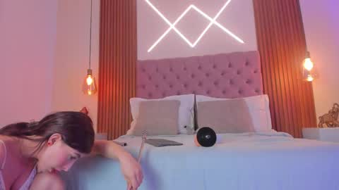 Snapshot of sophia_turneer chatting on April 26, 10:07 pm sophia_turneer online show from April 26, 10:07 pm